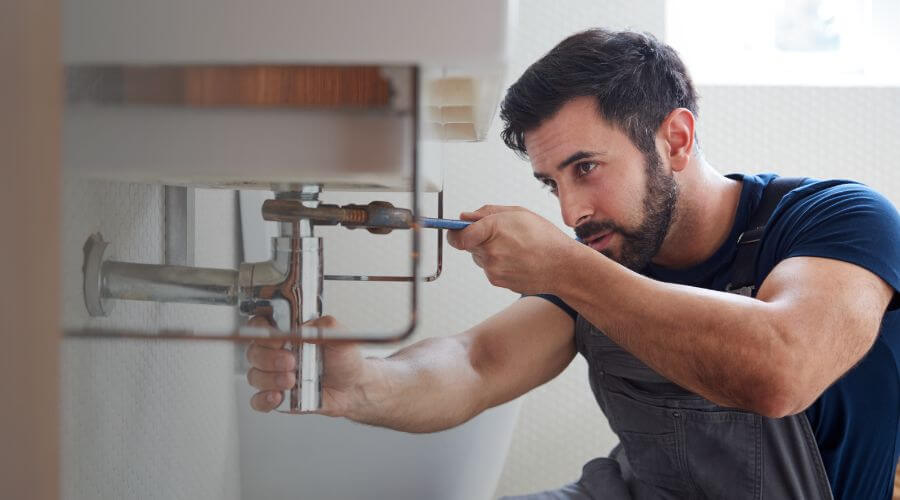 Water heater leaking fix in Boothville, LA